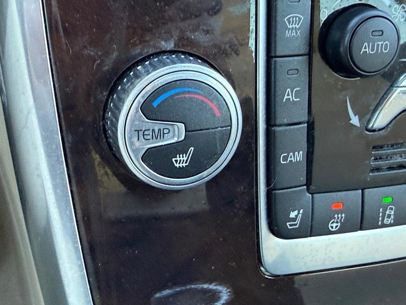 Used 2016 Volvo XC70 T5 Platinum w/ Protection Package image 26