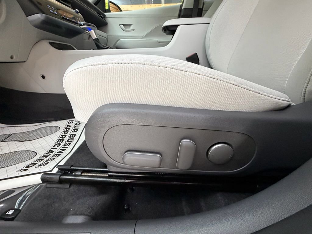 Certified 2024 Hyundai Kona SEL image 24