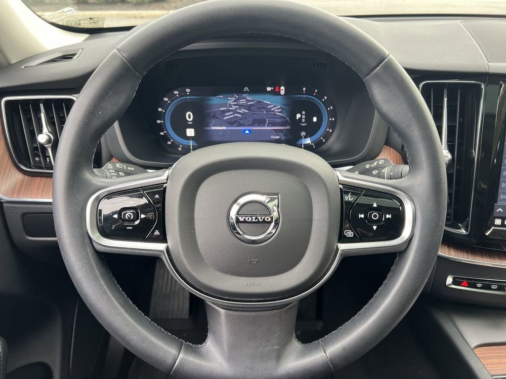 Used 2023 Volvo XC60 B5 Plus w/ Protection Package image 15