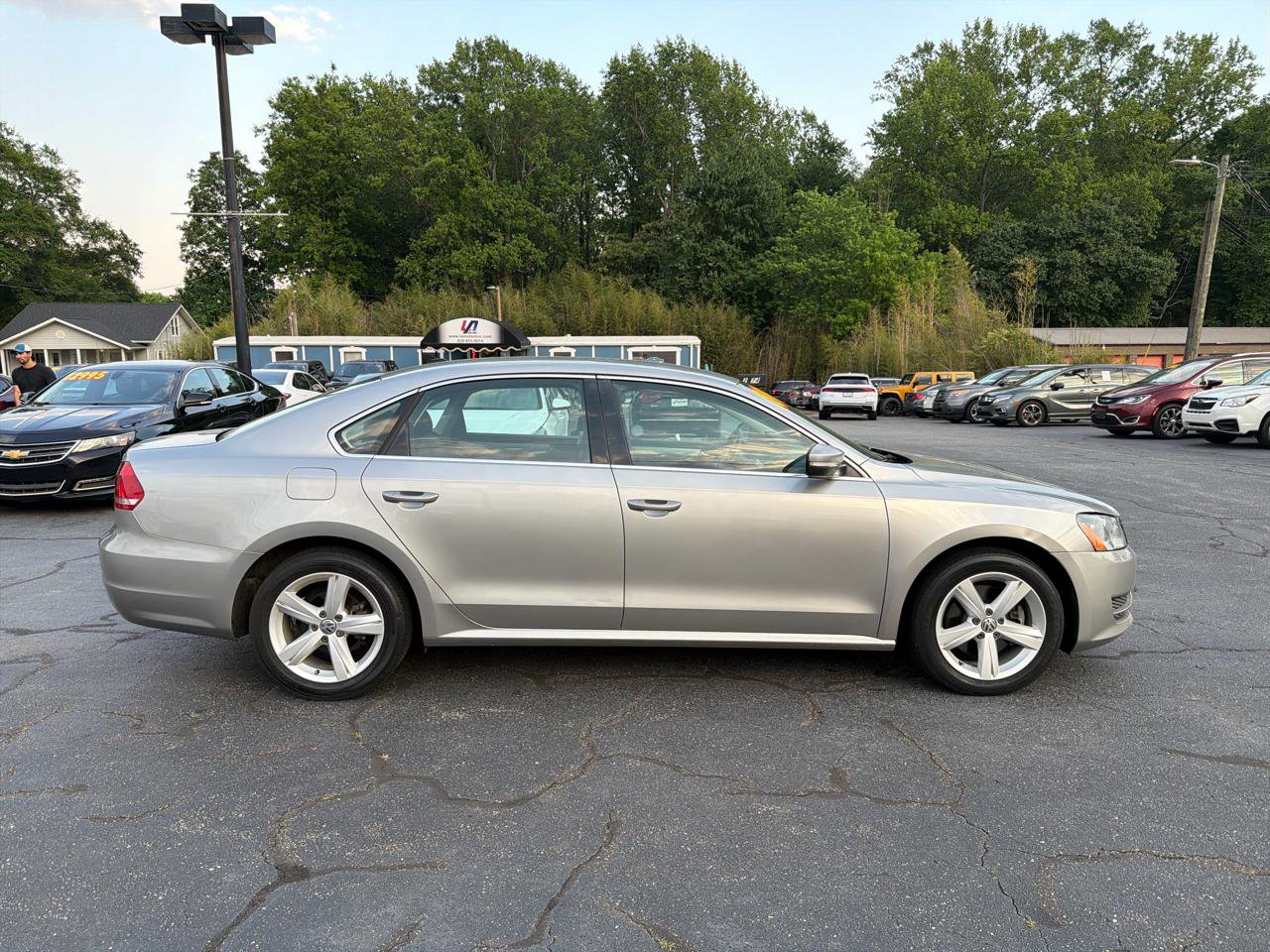 Used 2013 Volkswagen Passat 2.5 SE FWD image 8