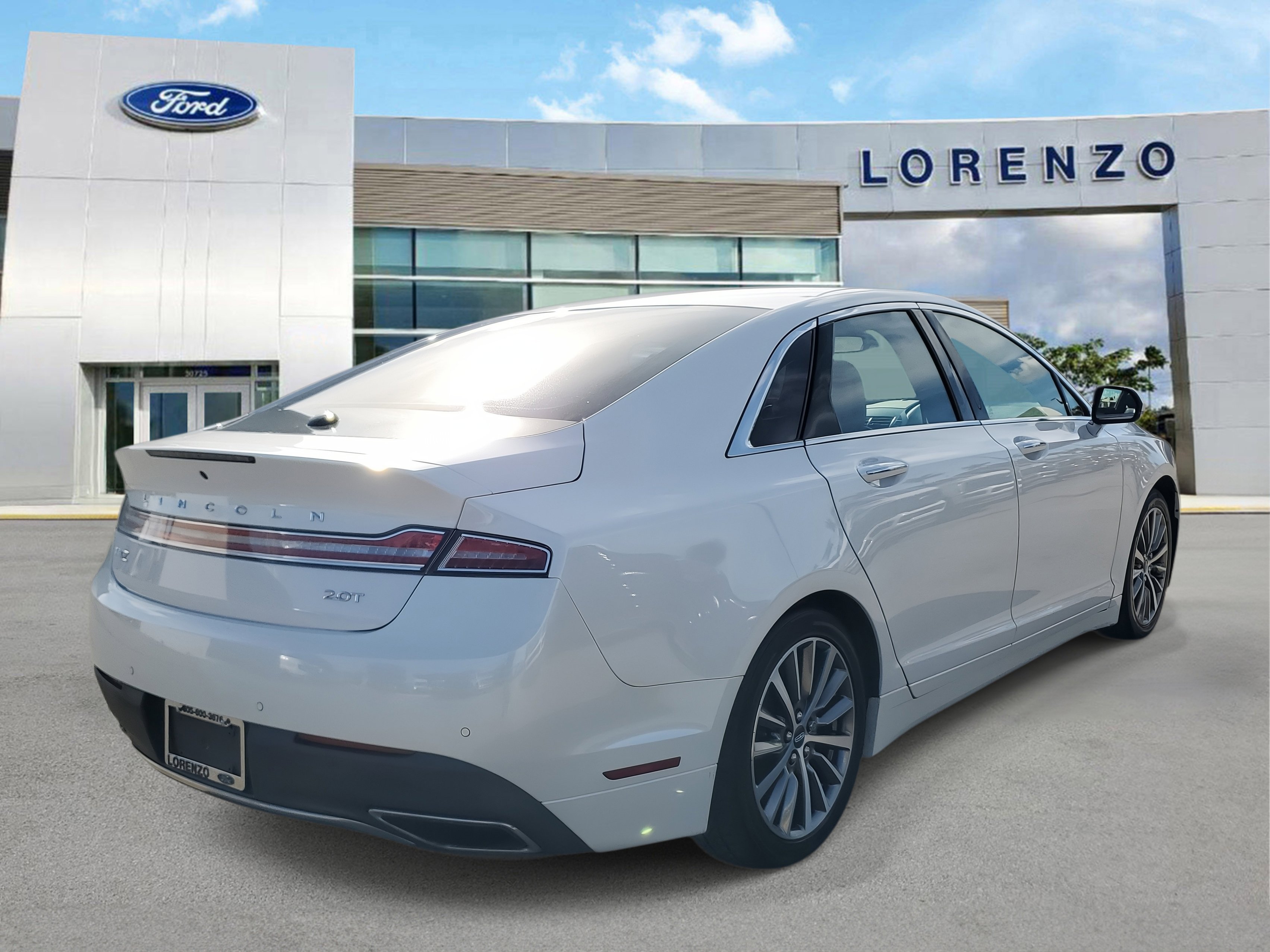 Used 2020 Lincoln MKZ image 5