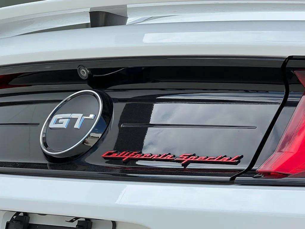 Used 2019 Ford Mustang GT Premium w/ Equipment Group 401A RWD image 30