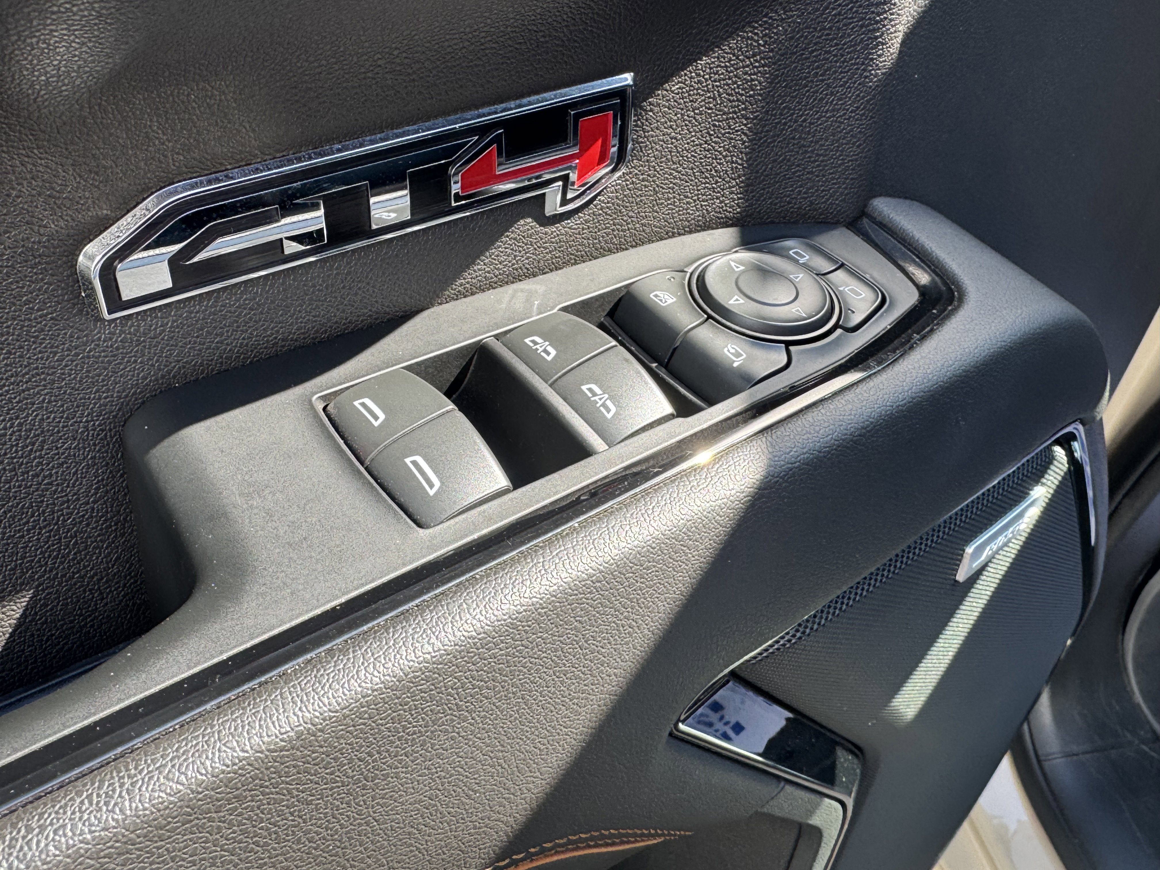 Used 2022 GMC Sierra 1500 AT4 w/ AT4 Premium Package AWD/4WD image 12