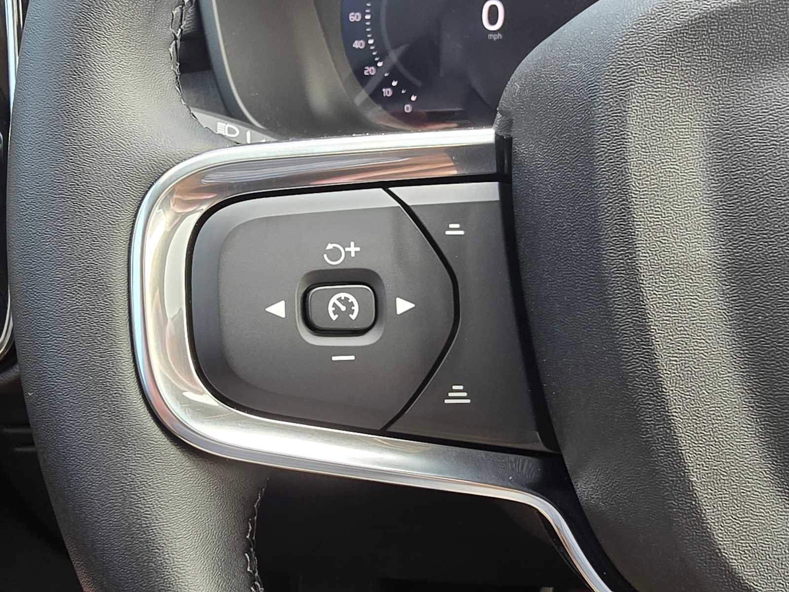 New 2026 Volvo XC40 B5 Plus w/ Protection Package Premier image 29