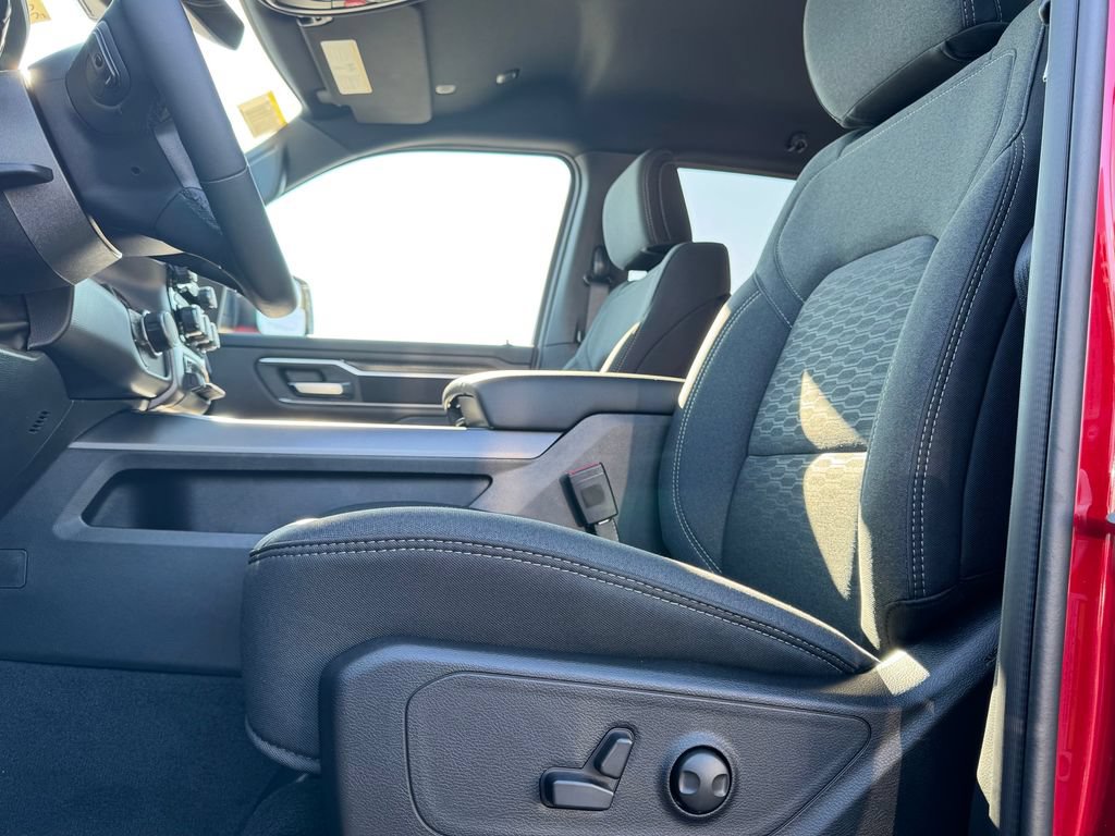 New 2026 RAM 1500 4x4 Crew Cab image 14