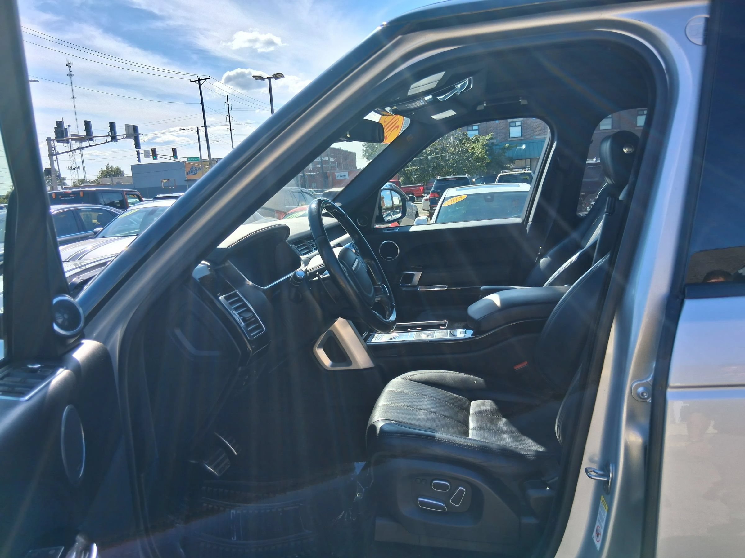 Used 2015 Land Rover Range Rover Supercharged AWD/4WD image 9