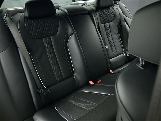 Used 2022 BMW 740i xDrive 740i xDrive w/ M Sport Package image 33