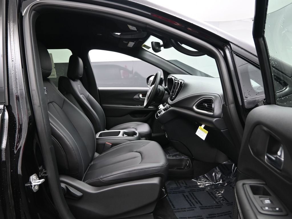 New 2026 Chrysler Pacifica Select image 27