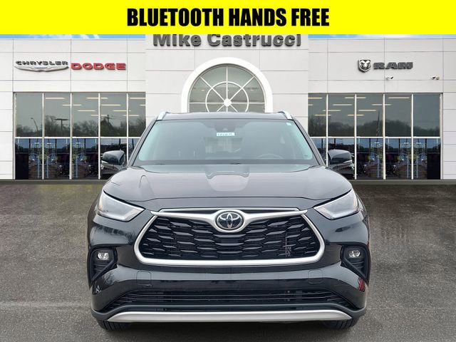 Used 2021 Toyota Highlander XLE image 2