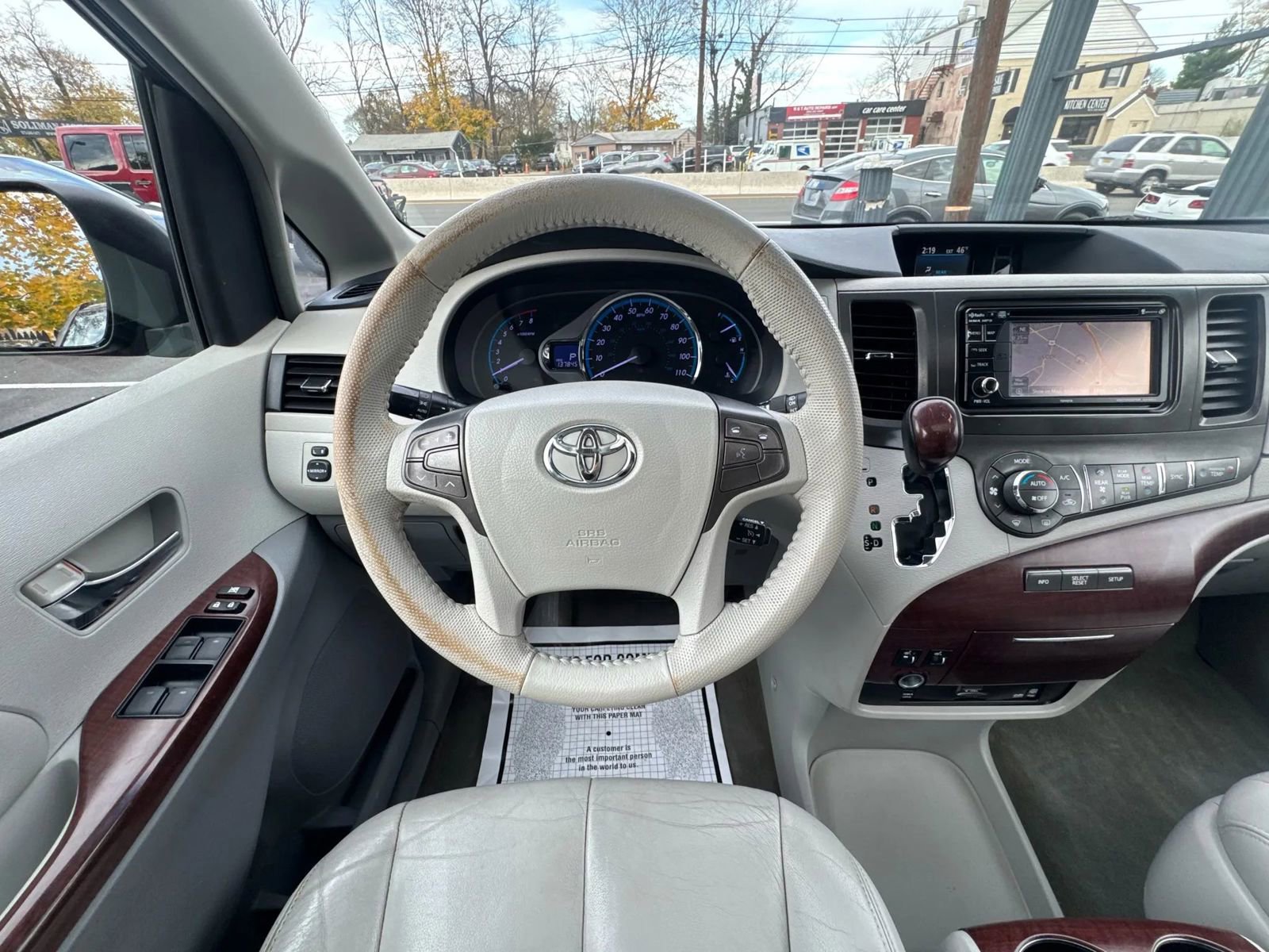 Used 2013 Toyota Sienna Limited image 37