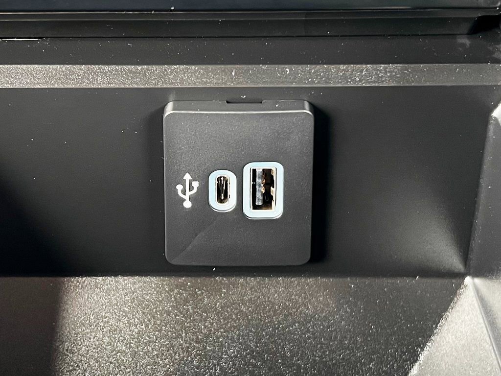 Used 2025 Ford F250 Platinum image 27