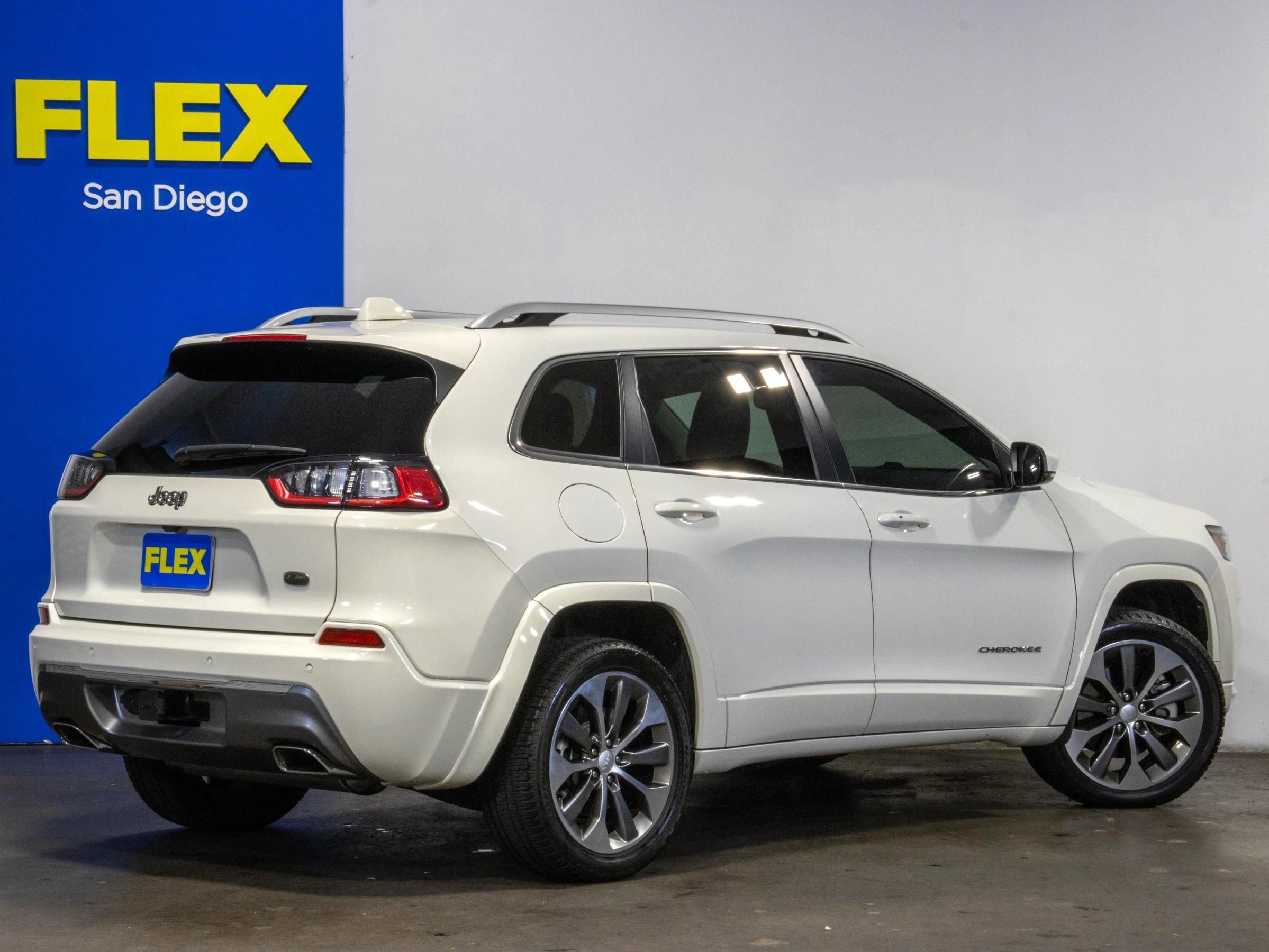 Used 2019 Jeep Cherokee Overland w/ Trailer Tow Group image 5