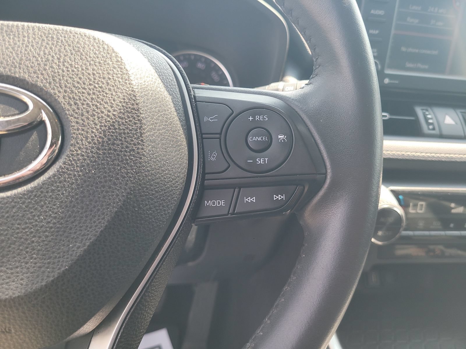 Used 2021 Toyota RAV4 XLE Premium FWD image 15