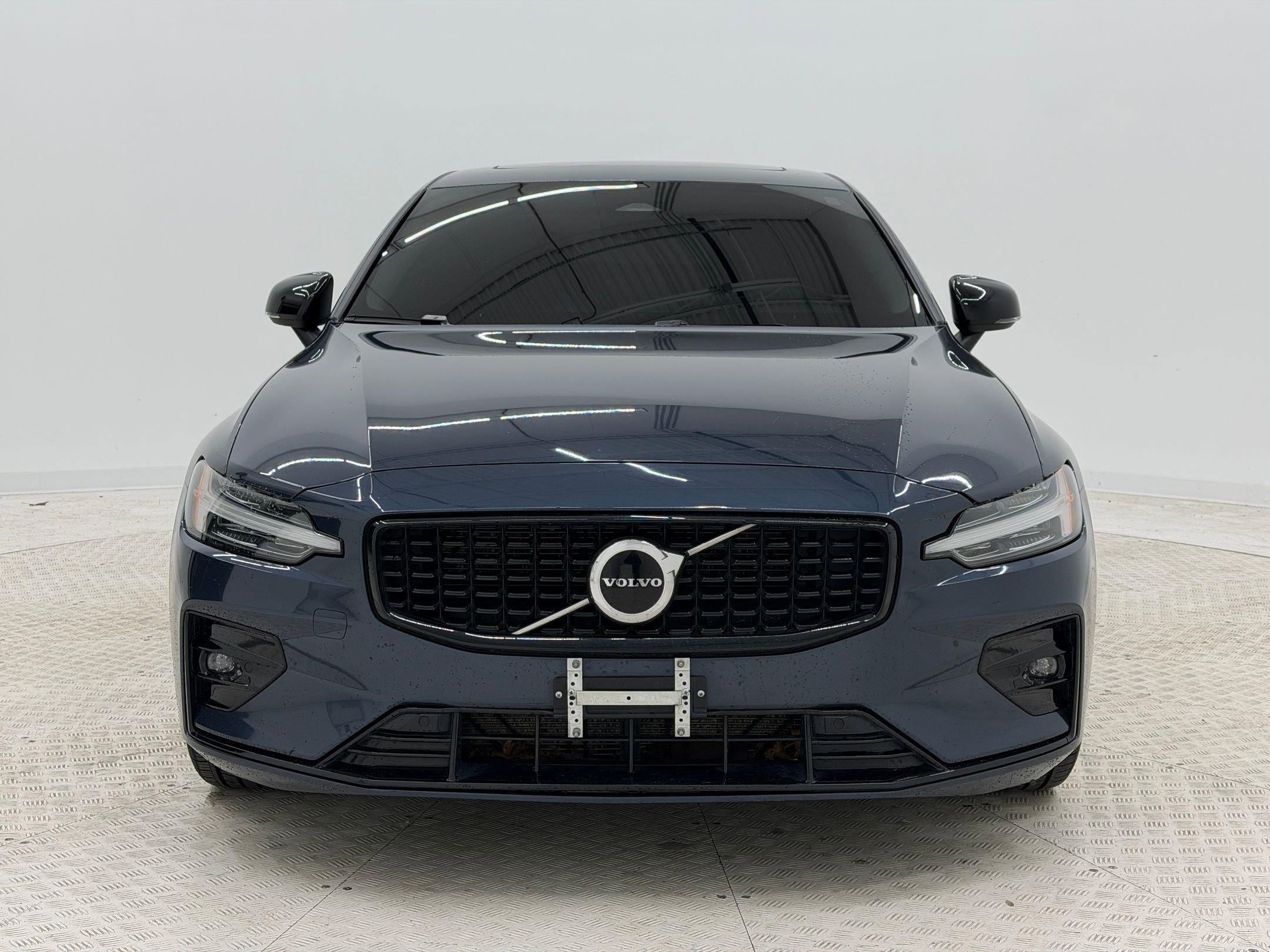 Used 2024 Volvo S60 B5 Core image 6