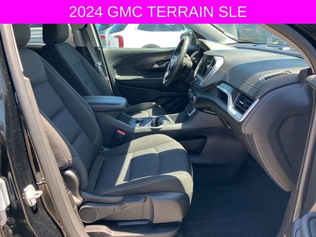 Used 2024 GMC Terrain SLE w/ Driver Convenience Package FWD image 9