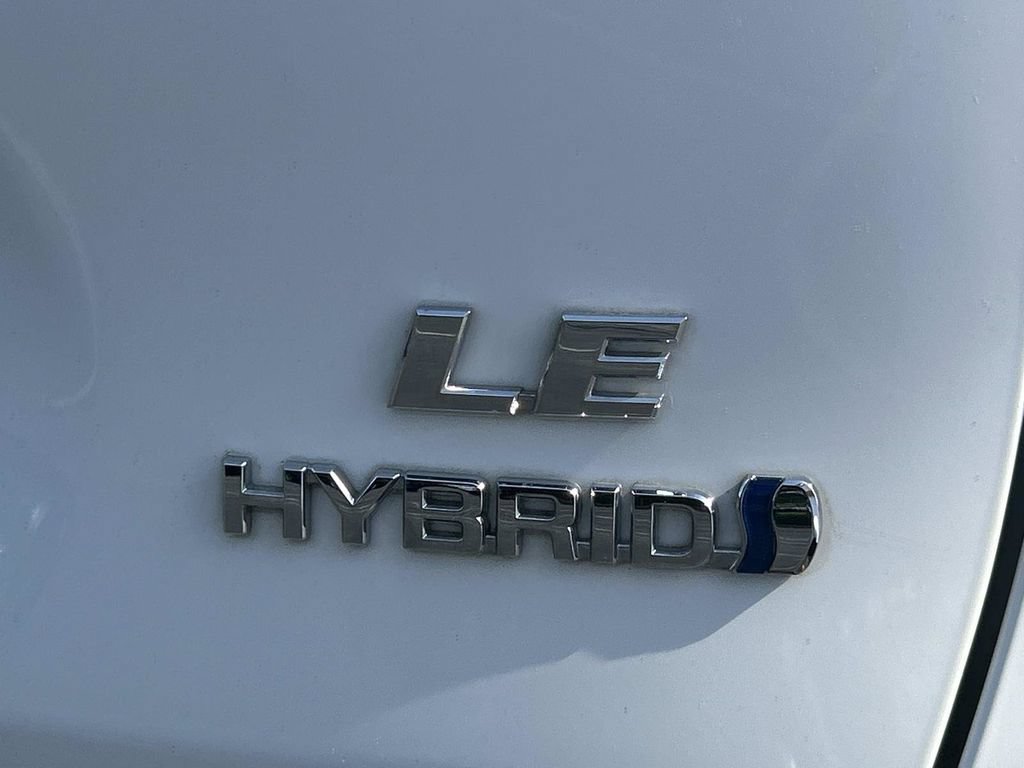Used 2024 Toyota RAV4 LE AWD/4WD image 9