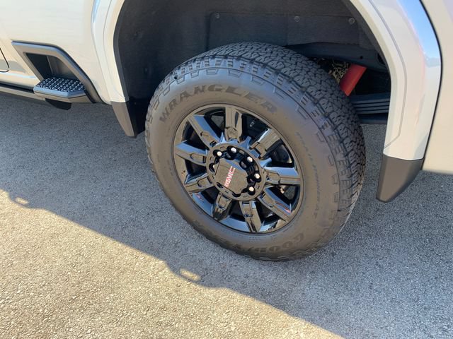 Used 2025 GMC Sierra 2500 AT4 w/ AT4 Premium Plus Package AWD/4WD image 10