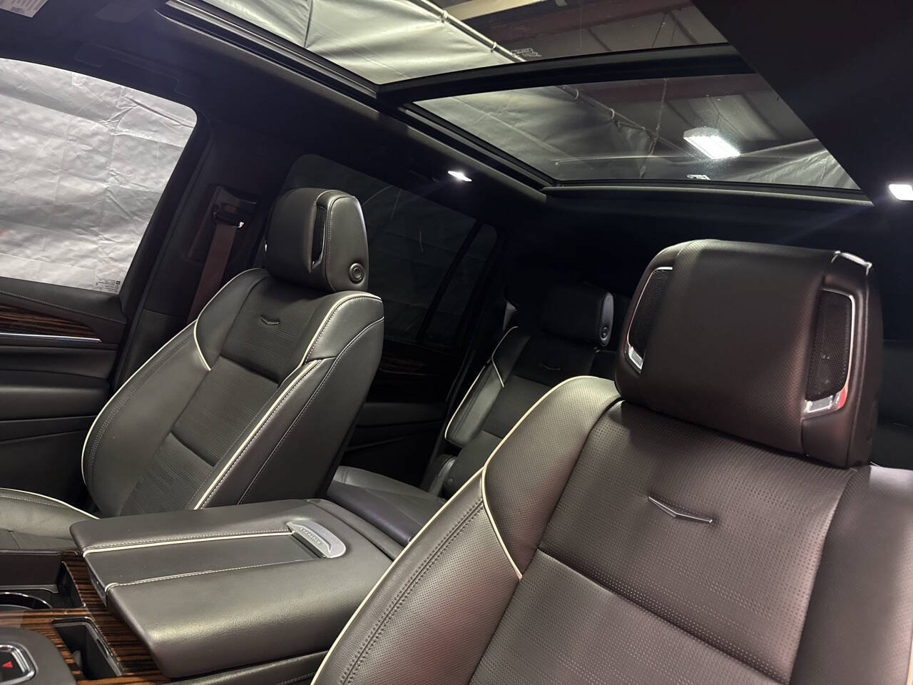 Used 2023 Cadillac Escalade ESV Premium Luxury w/ LPO, Floor Liner Package AWD/4WD image 31