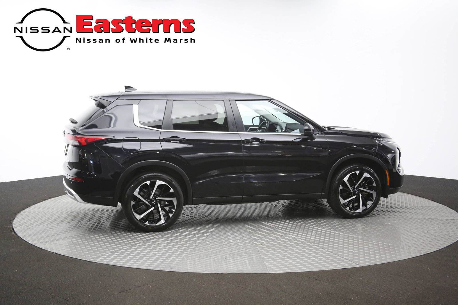 Used 2024 Mitsubishi Outlander AWD image 43