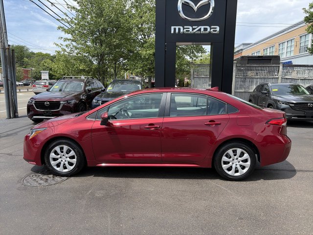 Used 2025 Toyota Corolla LE FWD image 5