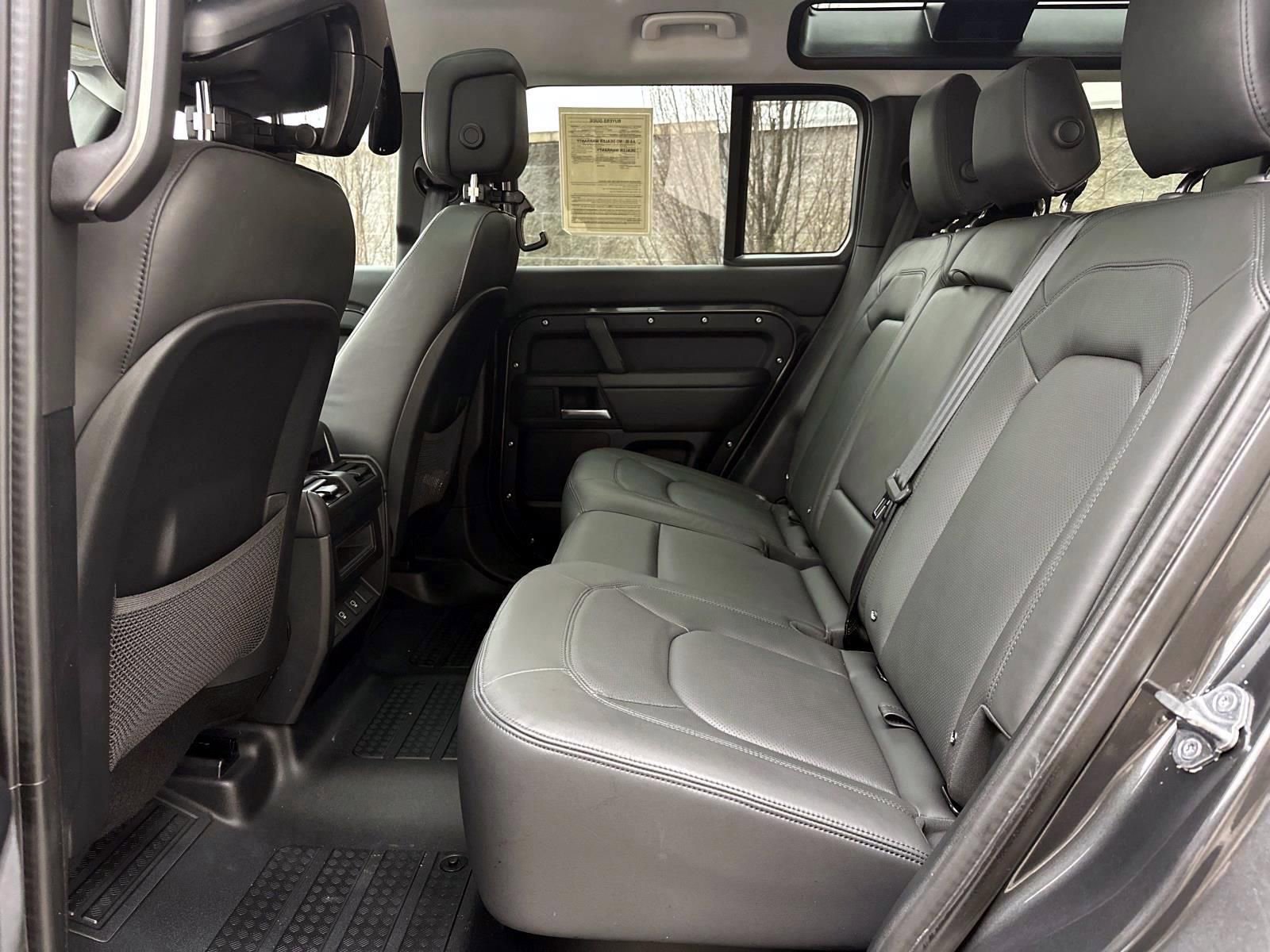 Used 2025 Land Rover Defender 110 S image 19