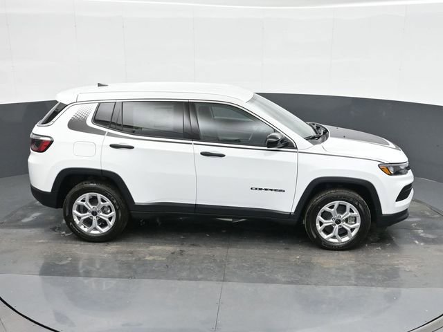 Used 2025 Jeep Compass Sport w/ Mopar Graphics Package AWD/4WD image 30