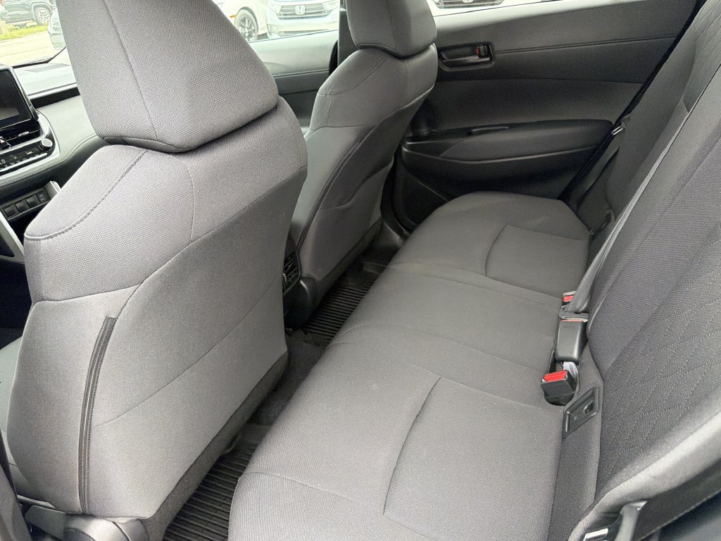 Used 2025 Toyota Corolla Cross LE FWD image 12