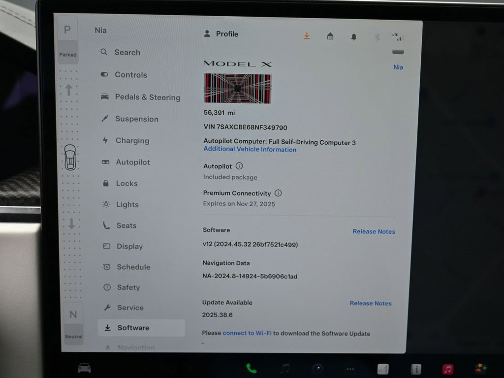 Used 2022 Tesla Model X Plaid image 29