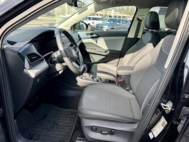 Certified 2024 Volkswagen Taos SE image 12