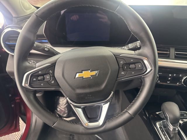 Used 2025 Chevrolet Trax LT w/ LT Convenience Package image 31