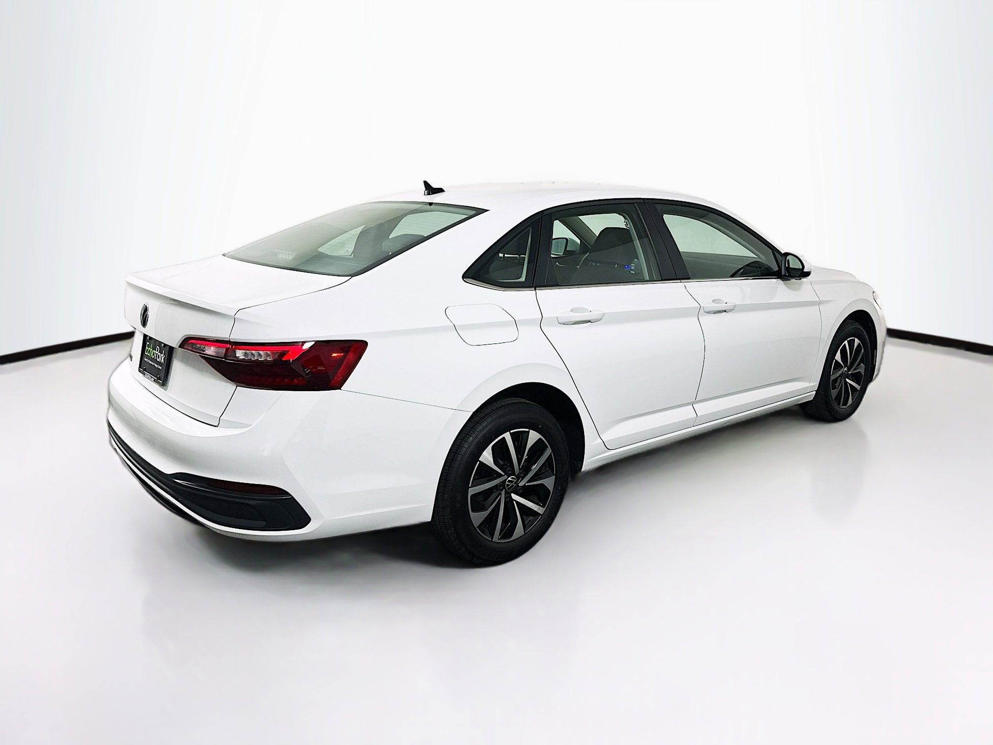 Used 2024 Volkswagen Jetta S image 9