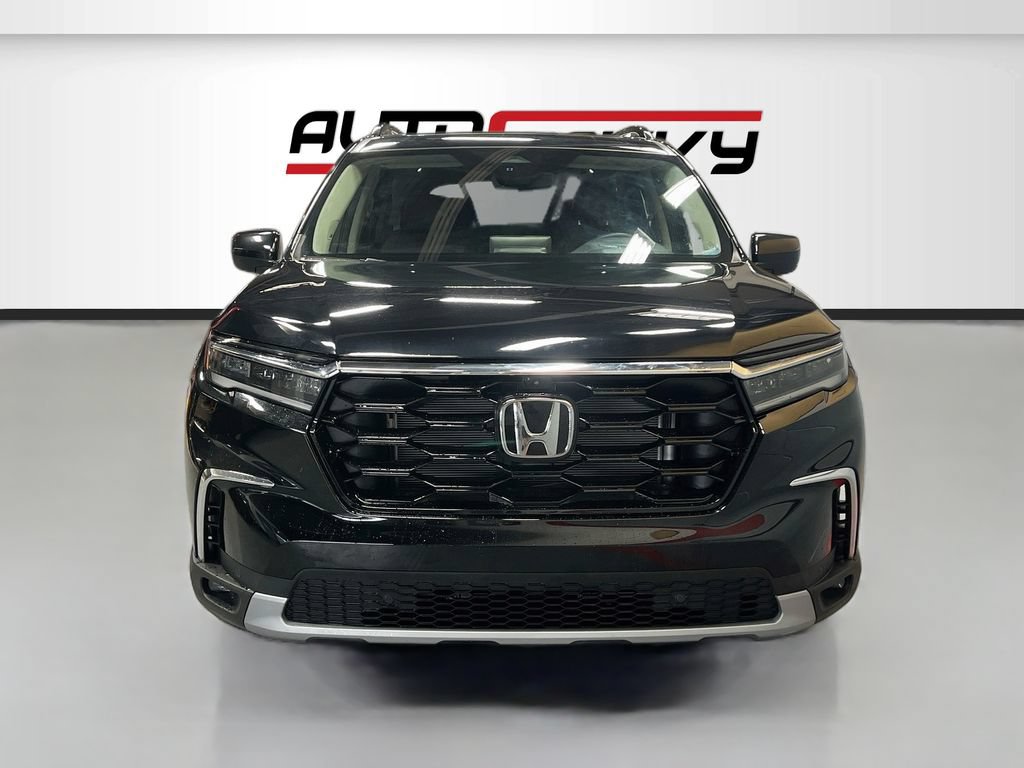 Used 2023 Honda Pilot Elite image 2