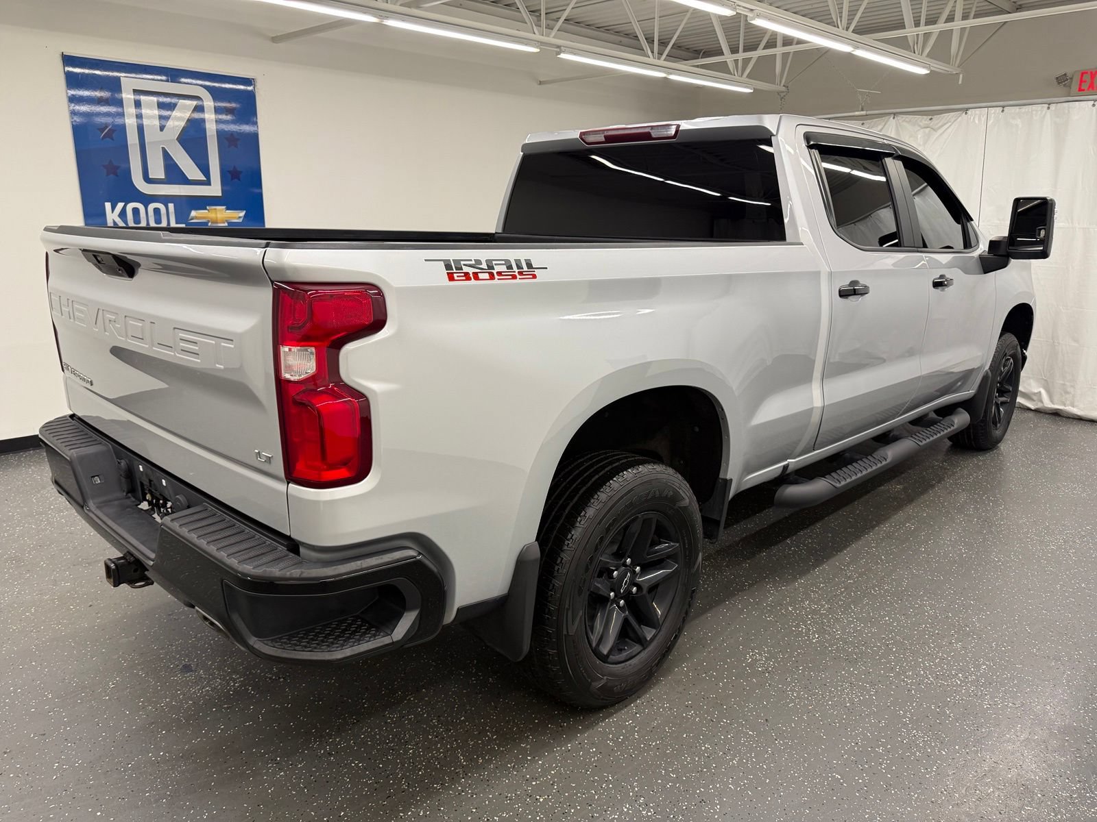 Used 2022 Chevrolet Silverado 1500 LT Trail Boss w/ Bed Protection Package AWD/4WD image 2