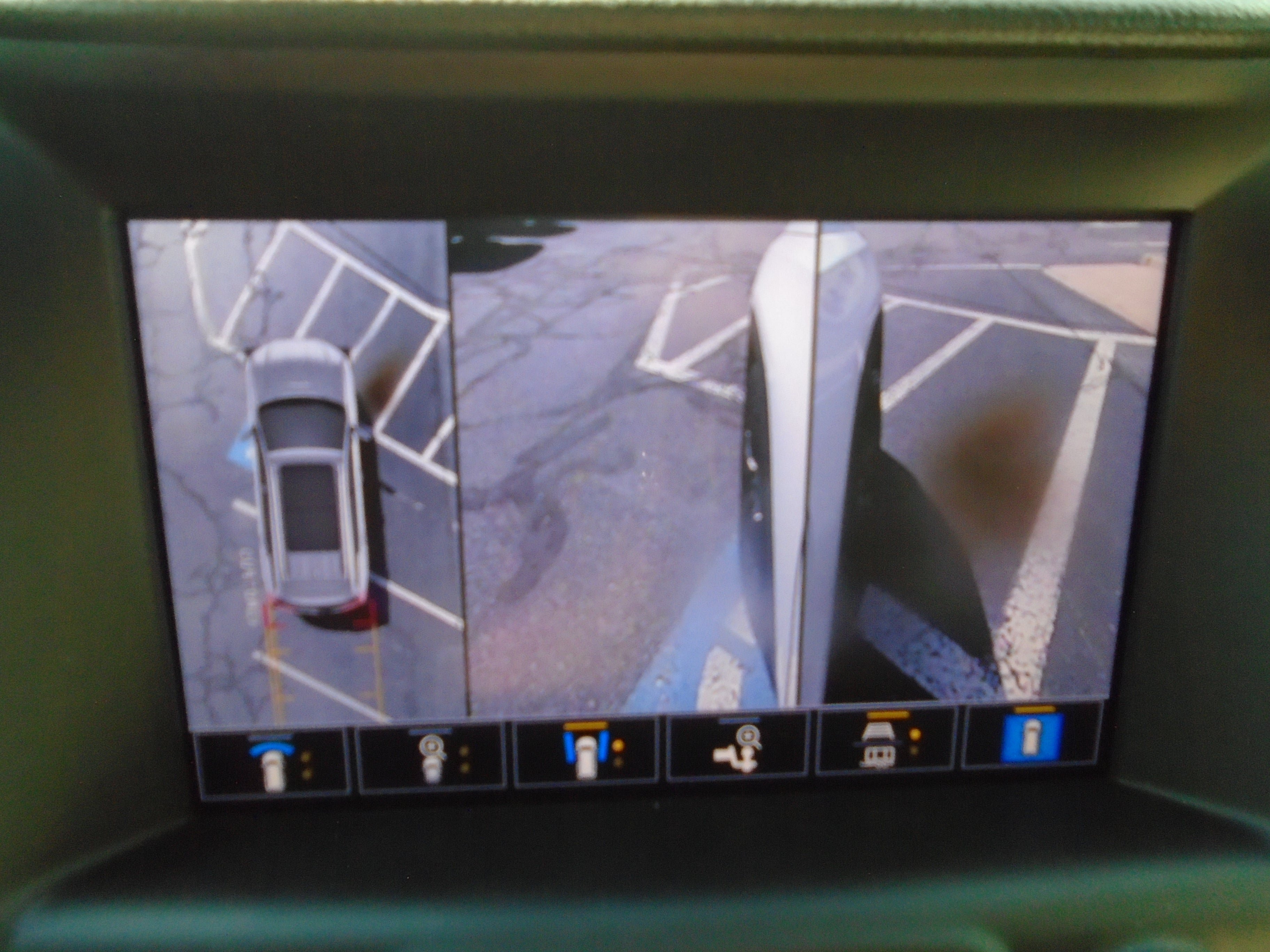 Certified 2024 GMC Terrain AT4 w/ Infotainment Package II AWD/4WD image 58