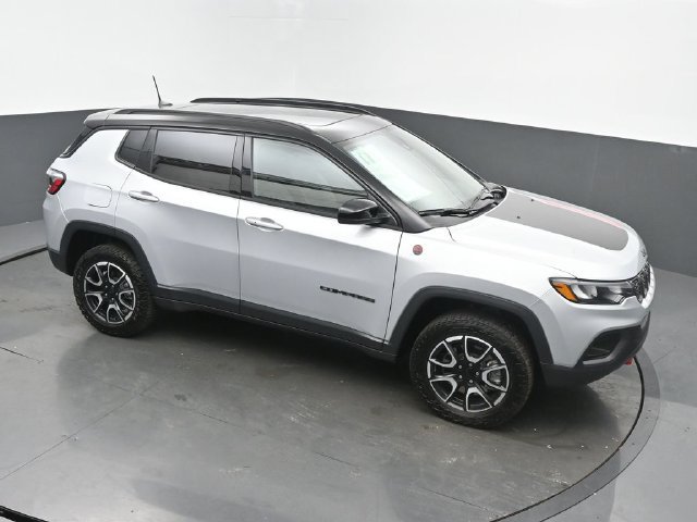 Used 2024 Jeep Compass Trailhawk w/ Sun and Sound Group AWD/4WD image 44