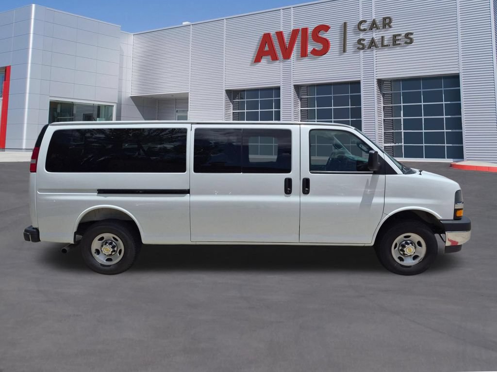 Used 2025 Chevrolet Express 3500 LT w/ LT Preferred Equipment Group RWD image 5