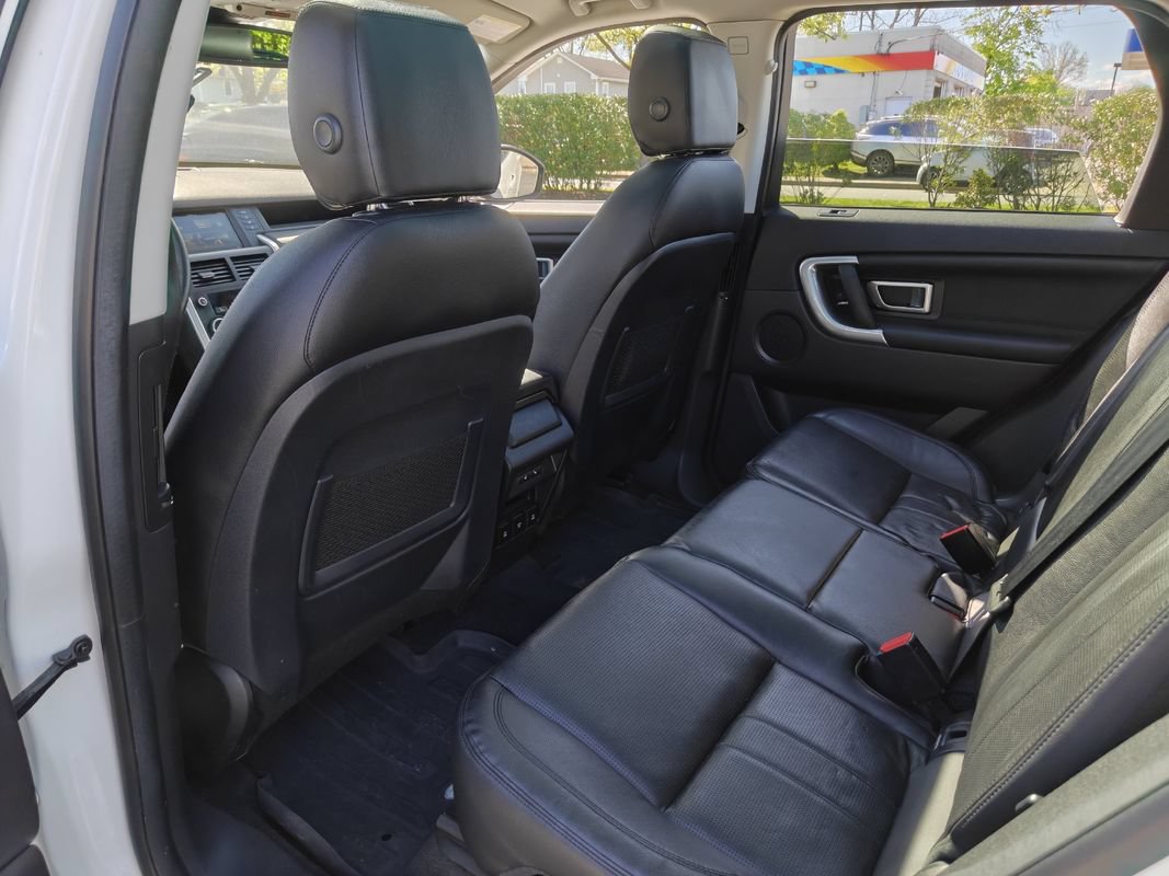 Used 2019 Land Rover Discovery Sport HSE AWD/4WD image 21