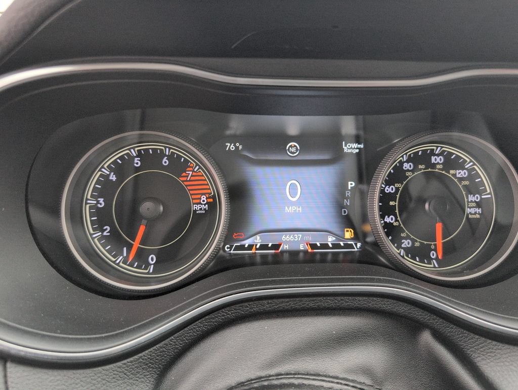 Used 2019 Jeep Cherokee Trailhawk AWD/4WD image 16
