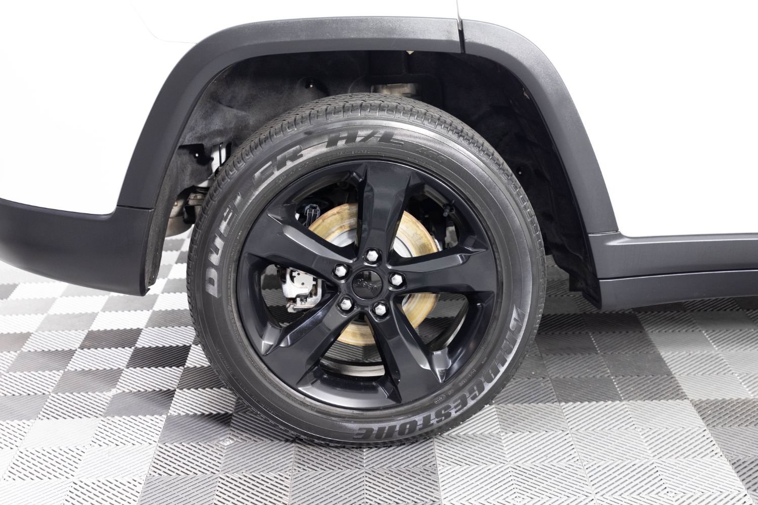 Used 2023 Jeep Grand Cherokee Altitude AWD/4WD image 37
