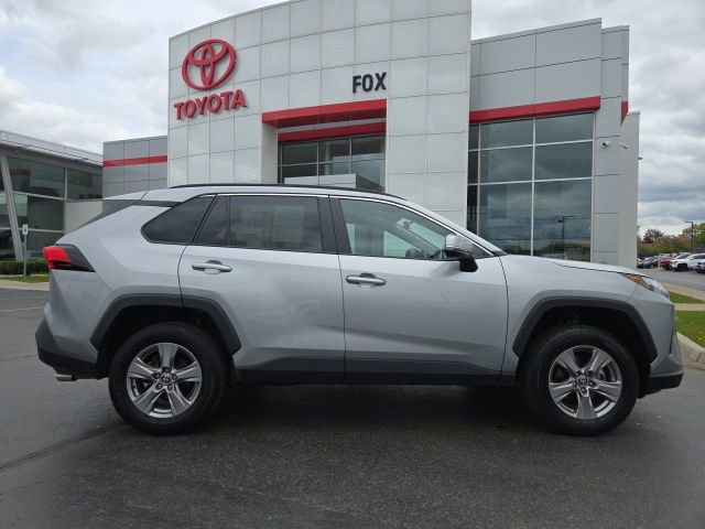 Used 2025 Toyota RAV4 XLE AWD/4WD image 8