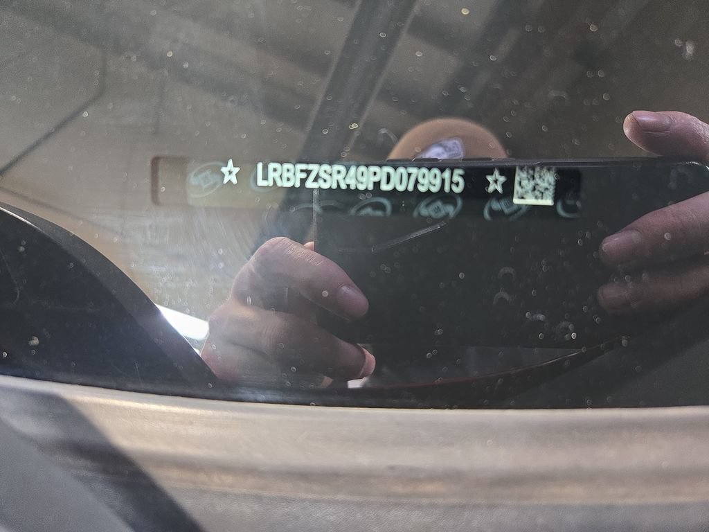 Used 2023 Buick Envision Avenir AWD/4WD image 36