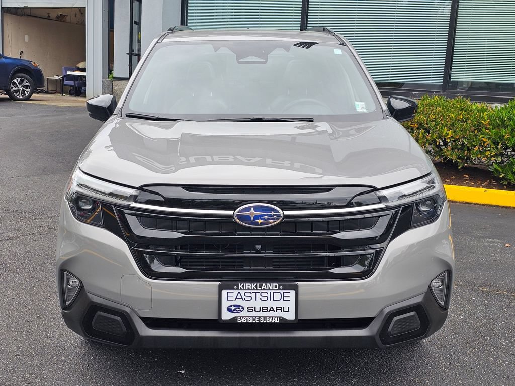 Used 2025 Subaru Forester Touring w/ Popular Package - Touring AWD/4WD image 2