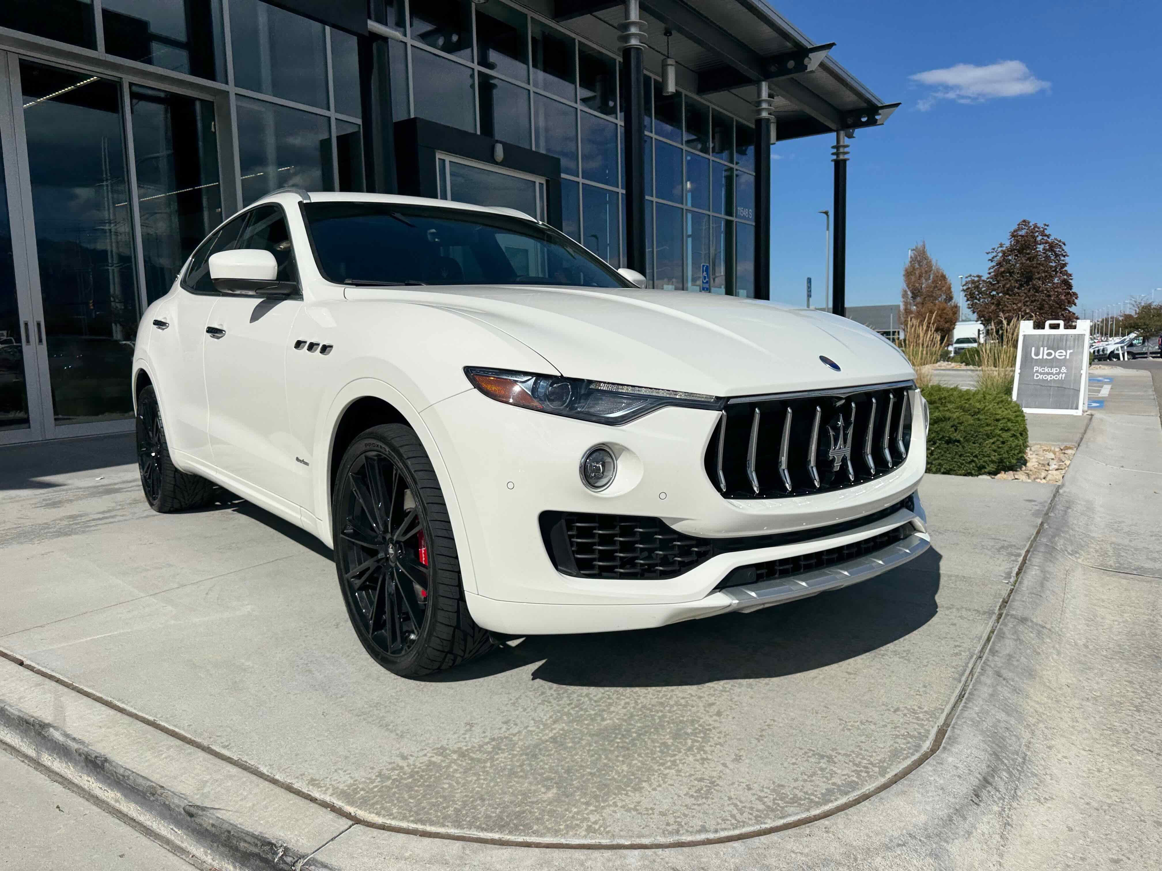 Used 2018 Maserati Levante GranLusso image 10