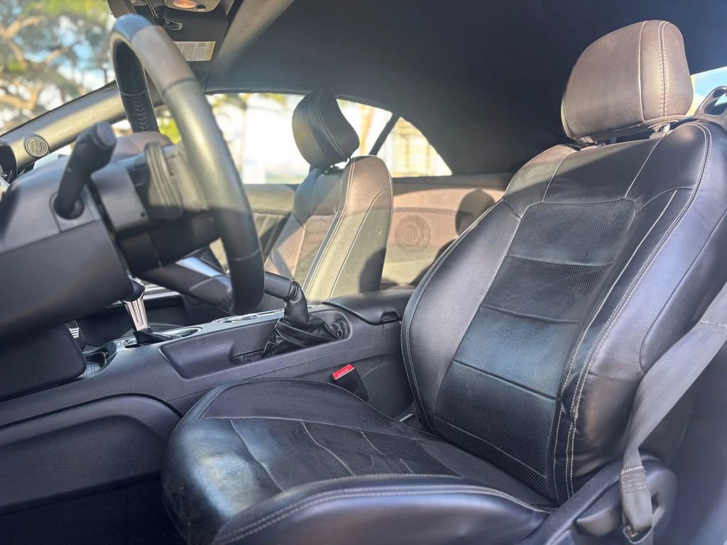 Used 2020 Ford Mustang Premium image 8