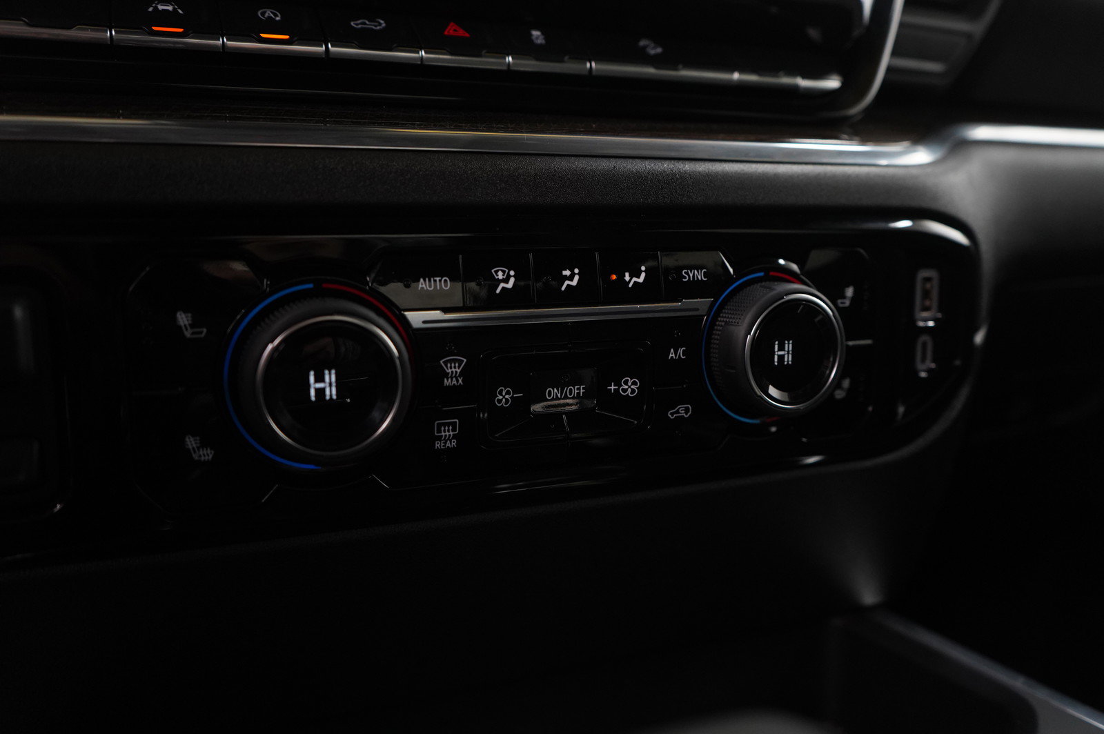 Used 2023 Chevrolet Silverado 1500 LT w/ Z71 Off-Road Package image 23