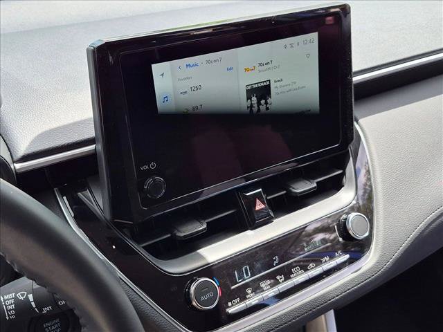 Used 2025 Toyota Corolla Cross LE FWD image 12