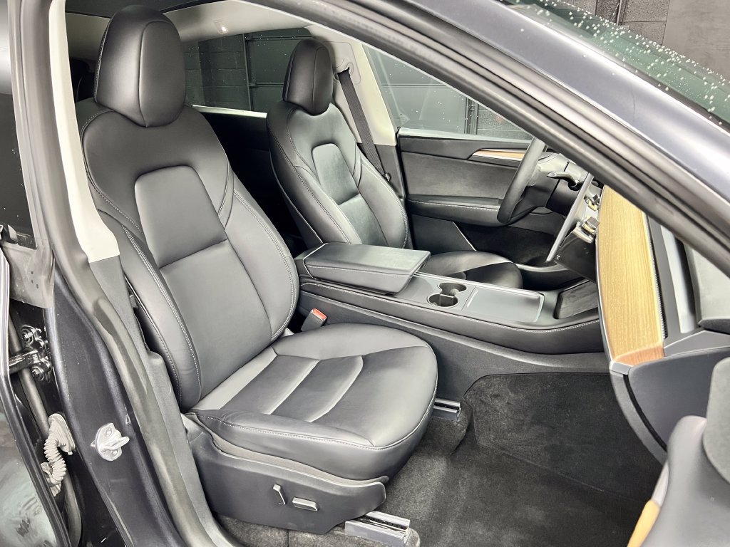 Used 2024 Tesla Model Y Long Range AWD/4WD image 8