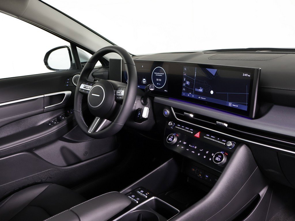 Used 2025 Hyundai Sonata Limited image 31