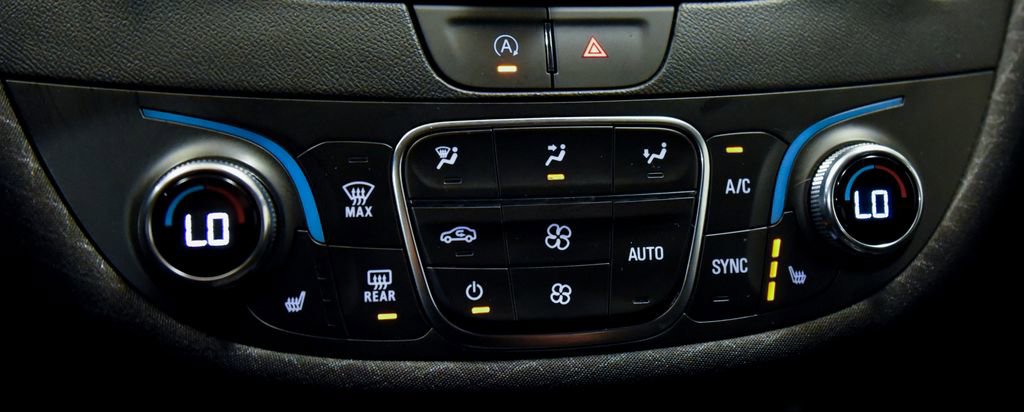 Used 2023 Chevrolet Malibu LT image 22