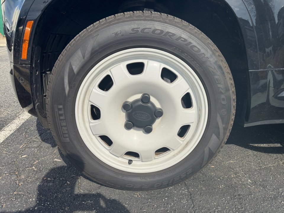 Certified 2025 Land Rover Defender 110 S image 27